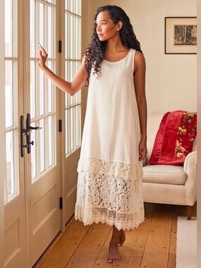 APRIL CORNELL Camille Tierd Lace Slip | Small | Oversized